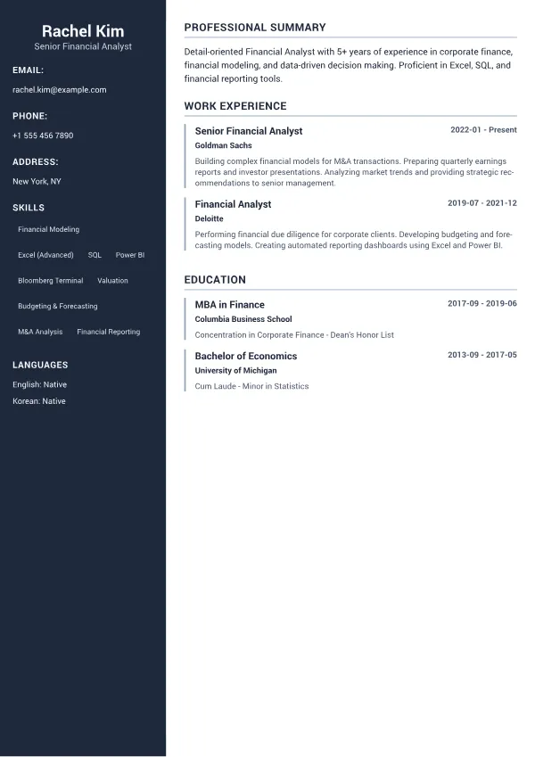 Financial Analyst CV – Professional Sidebar