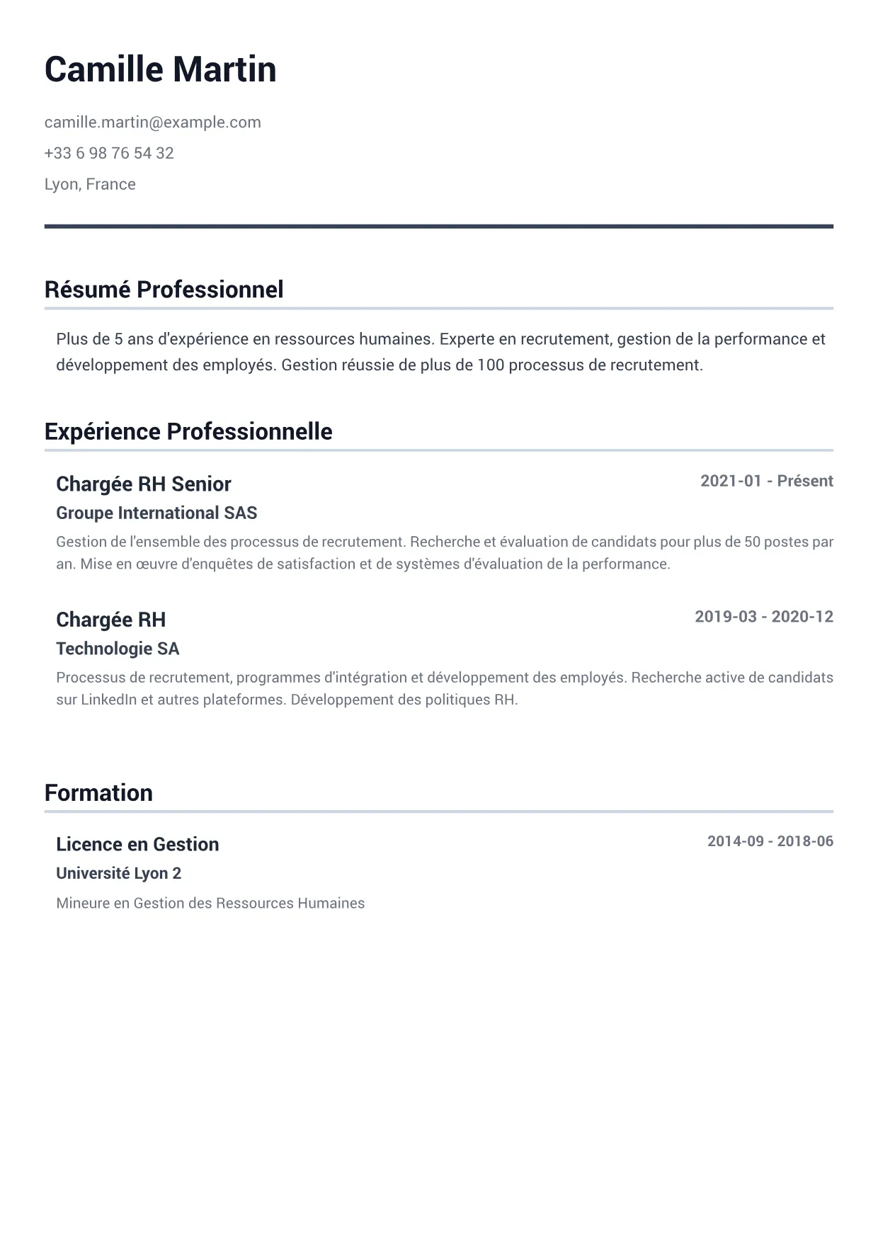 Exemple de CV Chargée des Ressources Humaines – Gris Minimal (1/2)