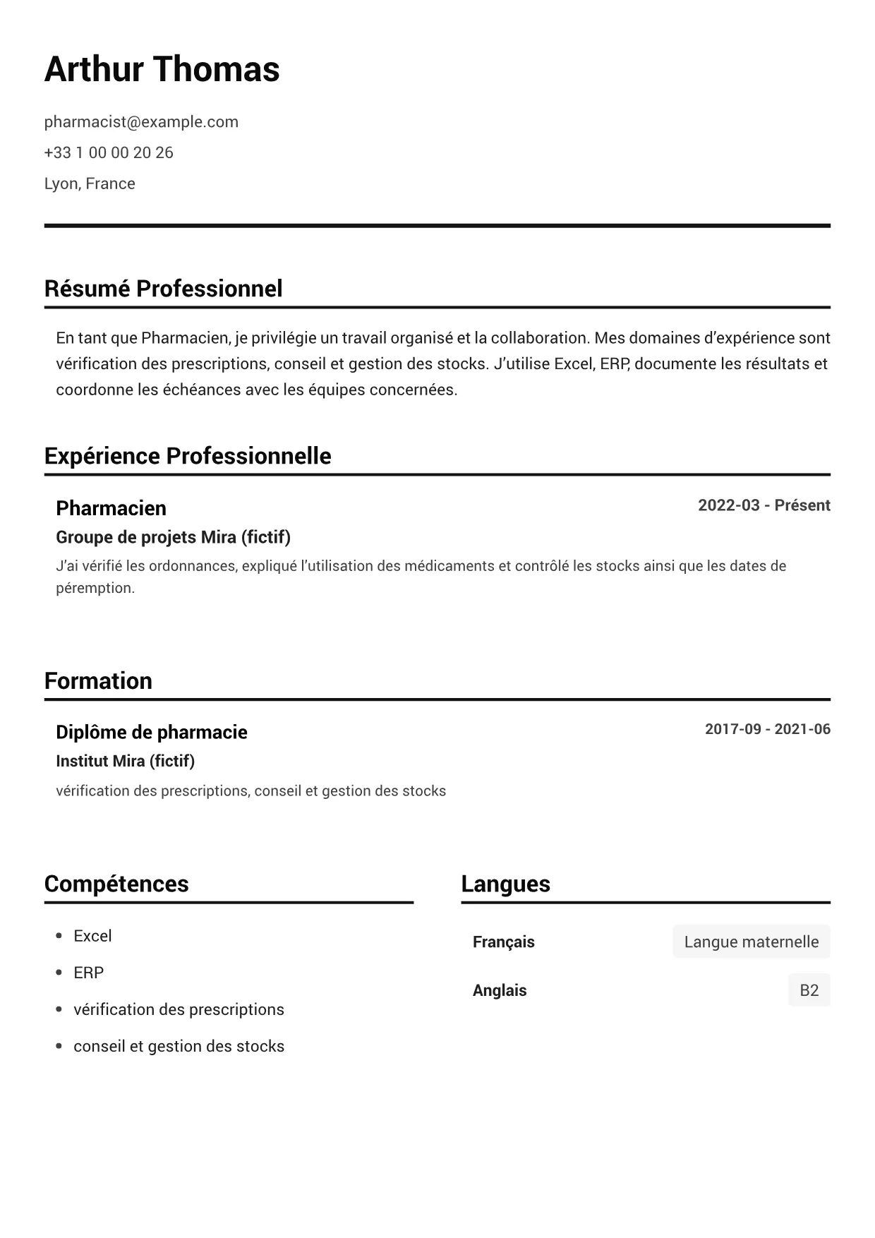 Exemple de CV Pharmacien – Noir & Blanc Clair (1/1)